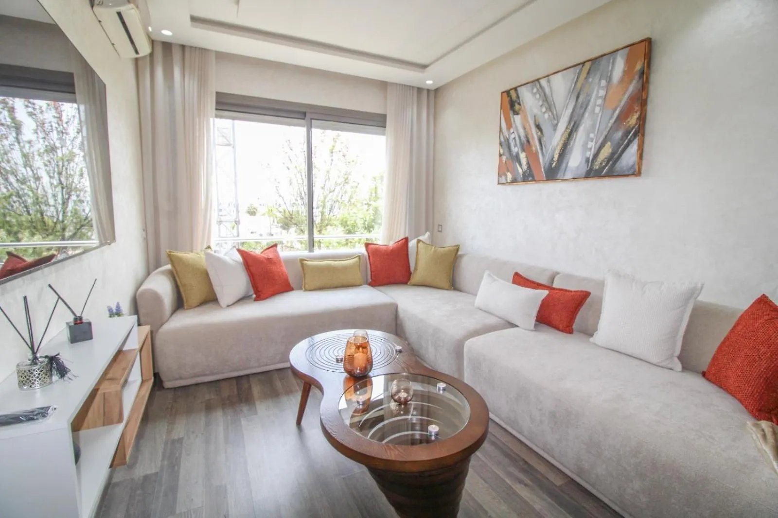 Апартаменты Appartement Neuf Climatise Avec Balcon A Maarif Anfa Касабланка
