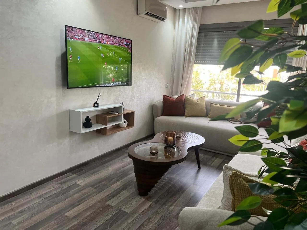 Appartement Neuf Climatise Avec Balcon A Maarif Anfa Касабланка